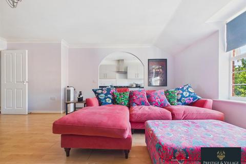2 bedroom flat for sale, Bridge Court, Welwyn Garden City