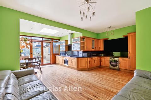 undefined, Wellesley Road, Ilford IG1