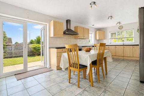 5 bedroom semi-detached house for sale, Thames Avenue, Swindon SN25