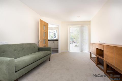 1 bedroom apartment for sale, Roslyn Court, Lisle Lane, Ely, Cambridgeshire, CB7 4FA