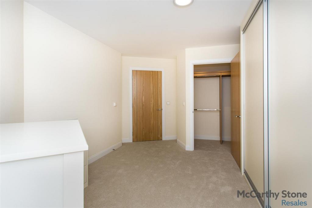 Walk-in wardrobe