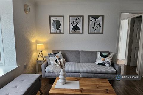 2 bedroom flat to rent, Robins Court, Newark, NG24