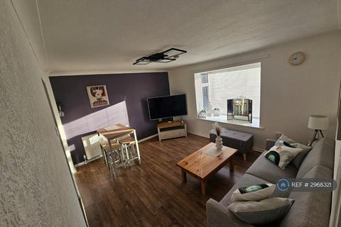 2 bedroom flat to rent, Robins Court, Newark, NG24
