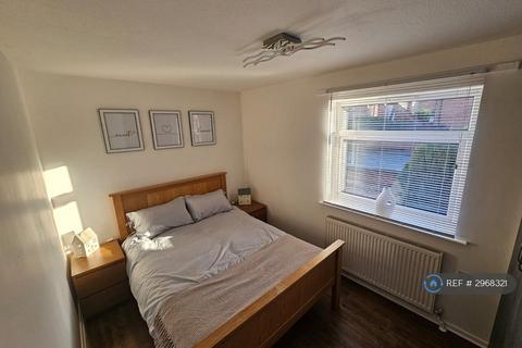 2 bedroom flat to rent, Robins Court, Newark, NG24