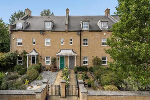 4 bedroom townhouse for sale, Heronslee, Shefford, SG17