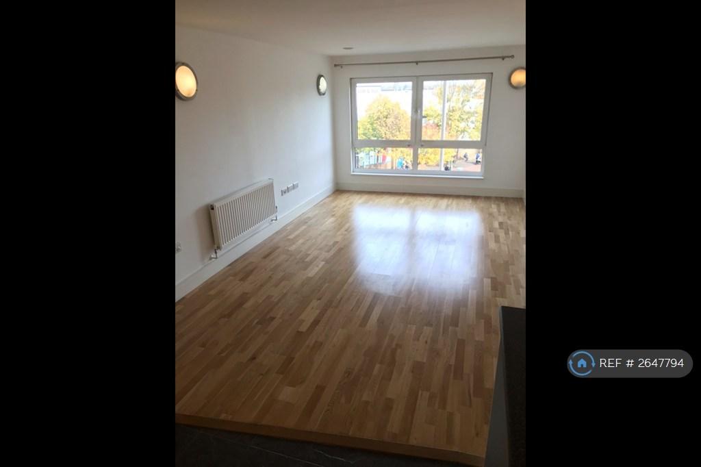Apartment in Ilford - View 4