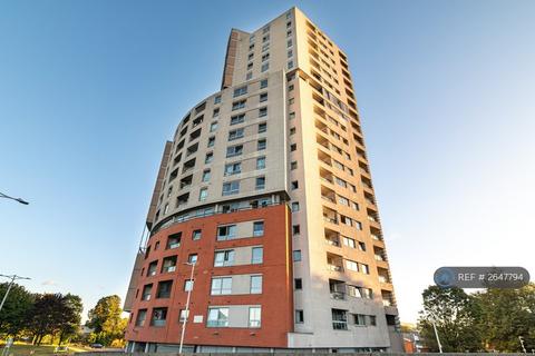 2 bedroom flat to rent, High Road, Ilford, IG1