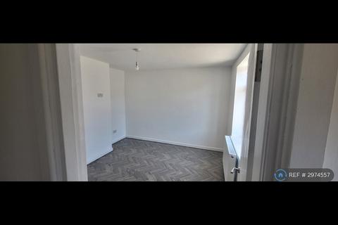 3 bedroom semi-detached house to rent, Hyde Road, Sudbury, CO10