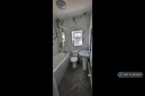3 bedroom semi-detached house to rent, Hyde Road, Sudbury, CO10