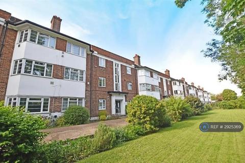 2 bedroom flat to rent, West Court, Hounslow, TW5