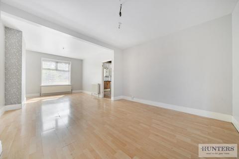 3 bedroom semi-detached house for sale, Manor Way, Bexleyheath