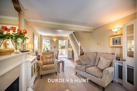 2 bedroom end of terrace house for sale, Pert Cottages, Sandringham Gardens, Barkingside, IG6