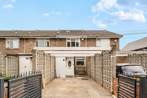Redmead Road, Hayes, UB3