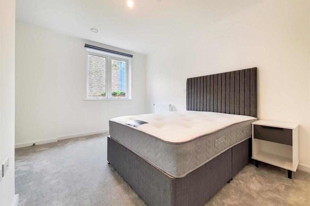 Apartment in Barking - View 4