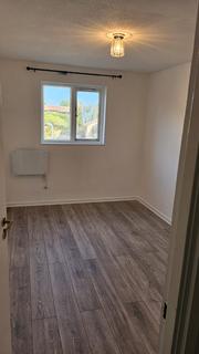 2 bedroom flat for sale, Eastgate Close, London SE28