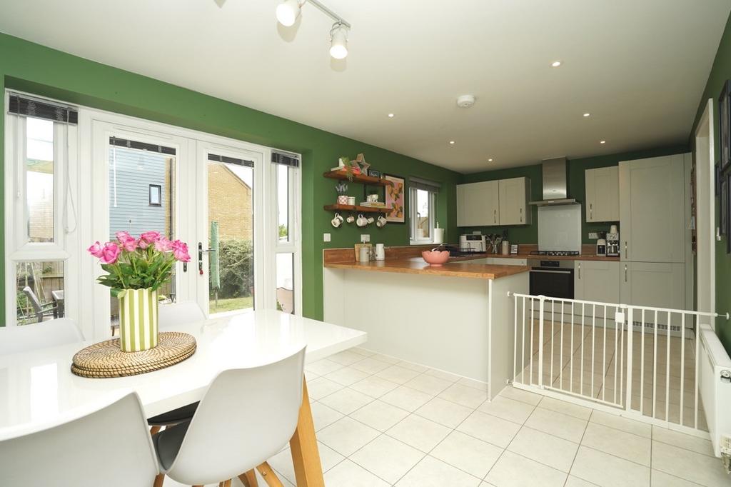 House in Nottingham, Nottinghamshire - More