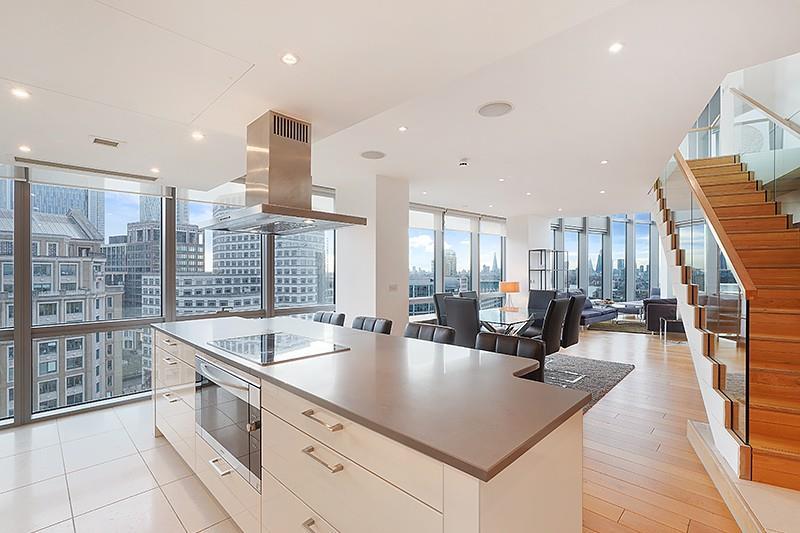 Apartment in London, Canary Wharf - View 2