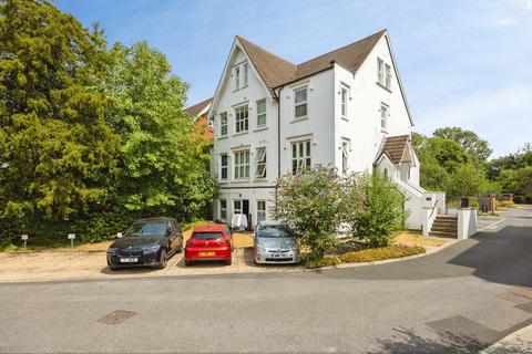 2 bedroom flat for sale, London Road, Guildford, Surrey, GU1