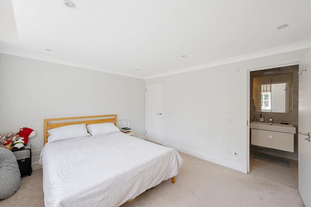 En suite bedroom, en suite