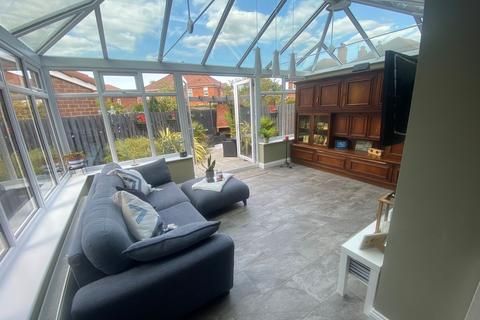 4 bedroom detached house for sale, North Close, Royston, Barnsley