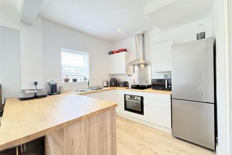 4 bedroom semi-detached house for sale, Langstone Road, Baffins