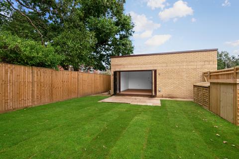 3 bedroom bungalow for sale, Gatesmead, Lovelace Gardens , Surbiton KT6