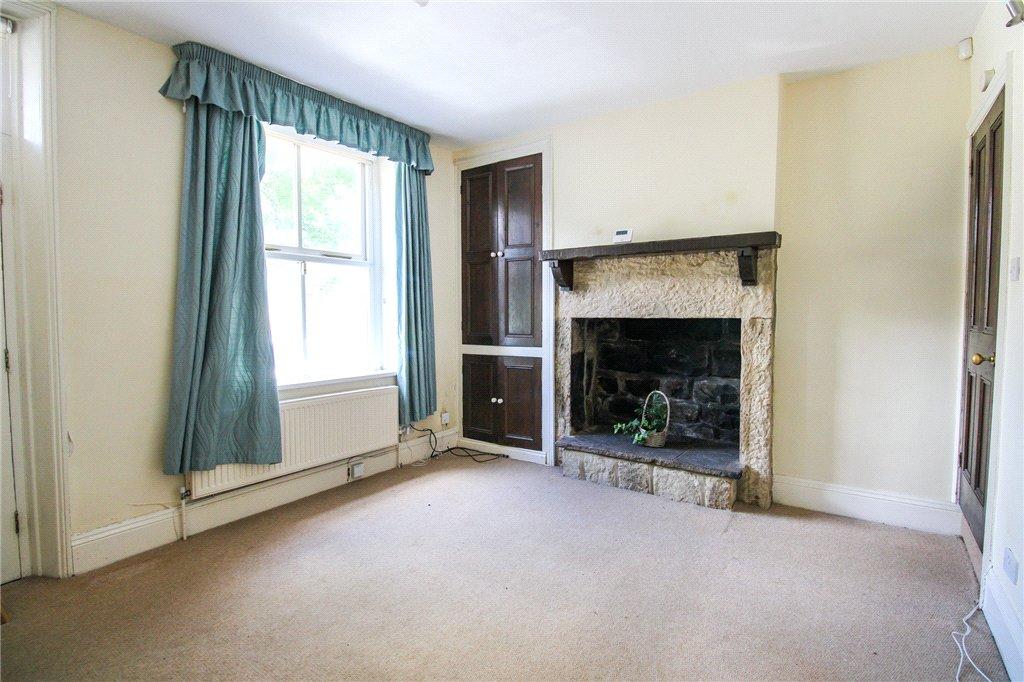 House in Leeds, West Yorkshire - View 2
