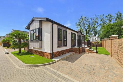 2 bedroom detached house for sale, Lyngfield Park, Huxtable Gardens, Bray, Berkshire, SL6
