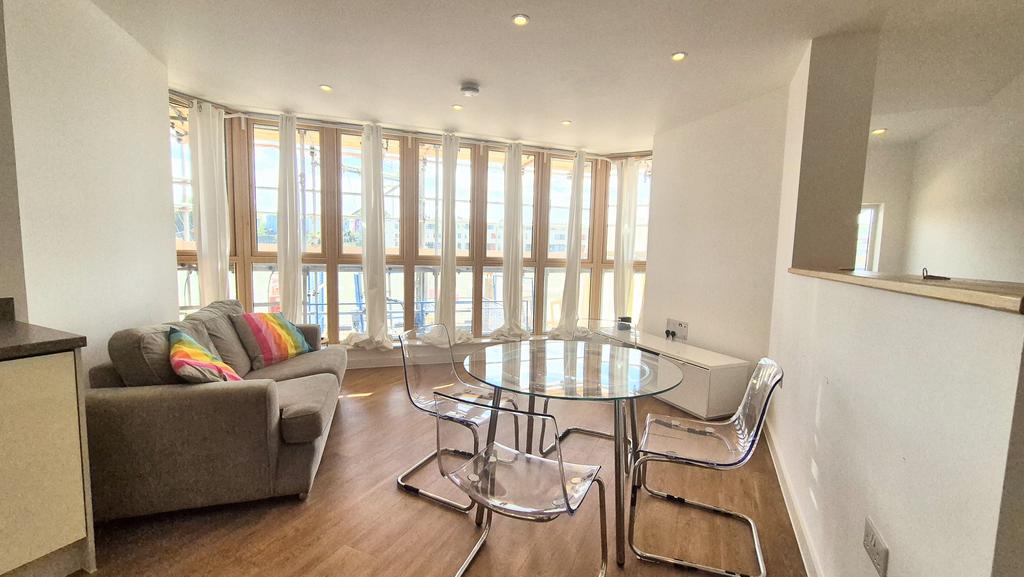 The Crescent, Bristol, BS1 - View 3