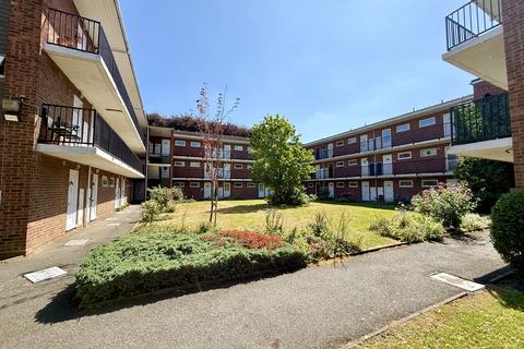 Studio to rent, Alexandra Street, Maidstone, ME14