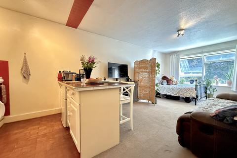 Studio to rent, Alexandra Street, Maidstone, ME14