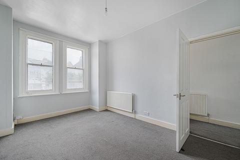2 bedroom maisonette for sale, Canon Road, Bromley
