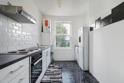 2 bedroom maisonette for sale, Canon Road, Bromley
