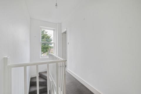 2 bedroom maisonette for sale, Canon Road, Bromley