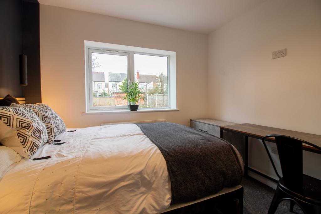 Apartment in Broxtowe, Beeston - View 2
