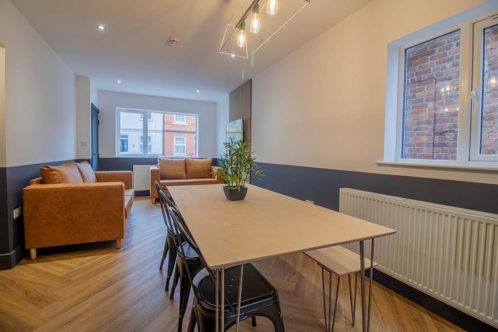 Apartment in Broxtowe, Beeston - View 4