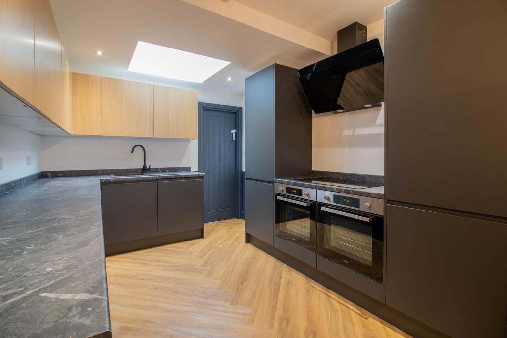 Apartment in Broxtowe, Beeston - View 5