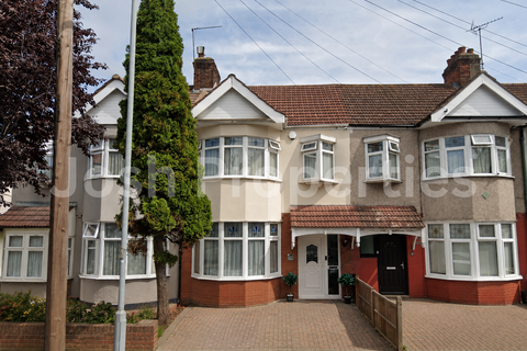 Lancing Road, Ilford IG2