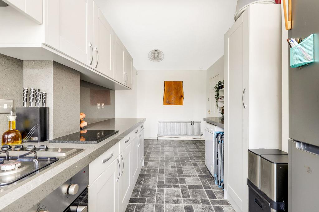 House in Nottingham, Gedling - More