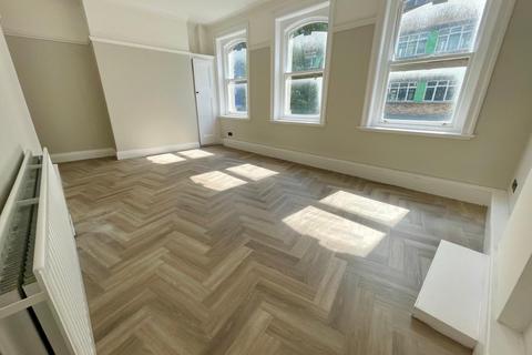 2 bed flat/apartment for rent in Richmond Chambers, Richmond Hill, Bournemouth, Dorset, BH2