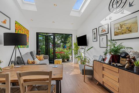 3 bedroom semi-detached house for sale, Sidney Road, Staines-upon-Thames, TW18