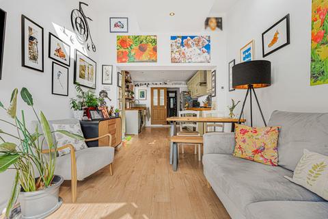 3 bedroom semi-detached house for sale, Sidney Road, Staines-upon-Thames, TW18