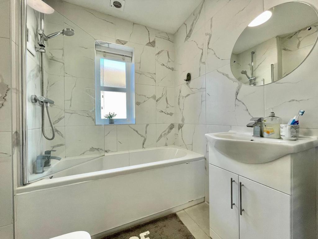 Apartment in Bournemouth - More