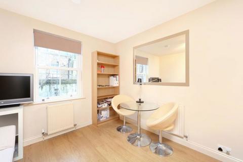 Studio to rent, Craven Terrace, London W2
