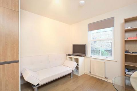 Studio to rent, Craven Terrace, London W2