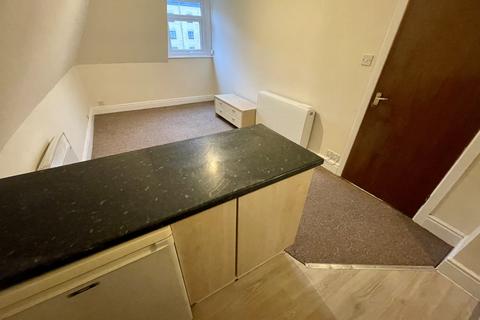 1 bedroom flat to rent, 54 Norwich Avenue West, Bournemouth, Dorset, BH2