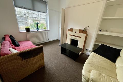 4 bedroom apartment to rent, Vale Road, Bournemouth, Dorset, BH1