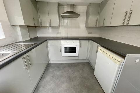 4 bedroom apartment to rent, Vale Road, Bournemouth, Dorset, BH1