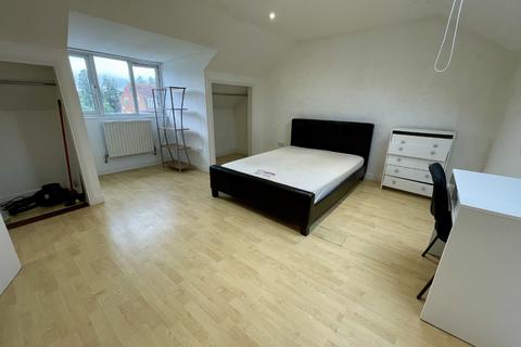 4 bedroom apartment to rent, Vale Road, Bournemouth, Dorset, BH1