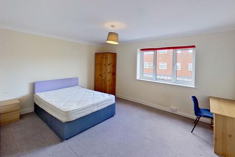 3 bedroom flat to rent, 760 Wimborne Road, Bournemouth, Dorset, BH9
